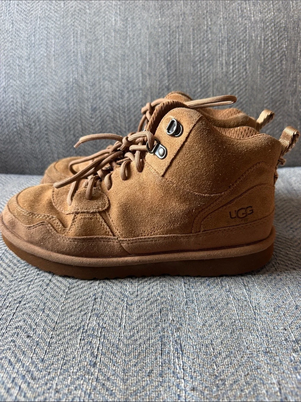UGG Unisex-Child K Highland Hi Heritage Sneaker Size: 5